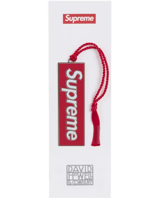 Marcador de Páginas Supreme x David Howell & Co "Metal Bookmark" Vermelho