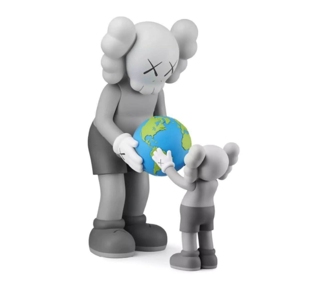 Boneco Kaws "The Promise Vinyl Figure Grey" Cinza