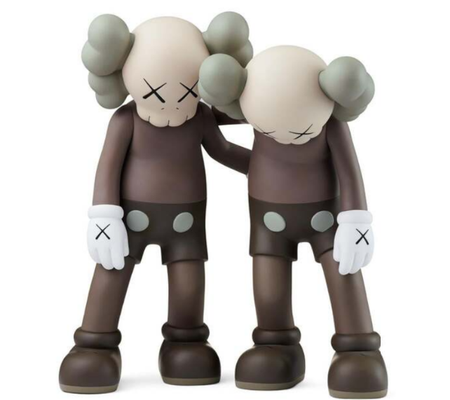 Boneco Kaws "Along The Way Brown" Marrom