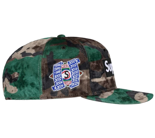 Boné Supreme FW26 x New Era "Crushed Velvet Box Logo" Camuflado