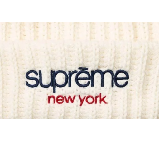 Touca Supreme FW26 "Classic Logo Chunky Ribbed" Branco