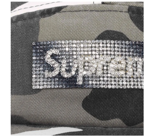 Boné Supreme FW26 "Rhinestone Label Camp Cap Snowcamo" Camuflado