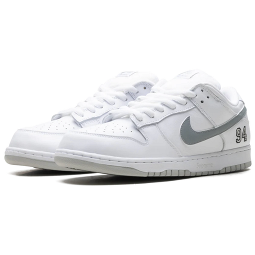 Tênis Nike SB Dunk Low x Supreme 94 "White Metallic Silver" Branco