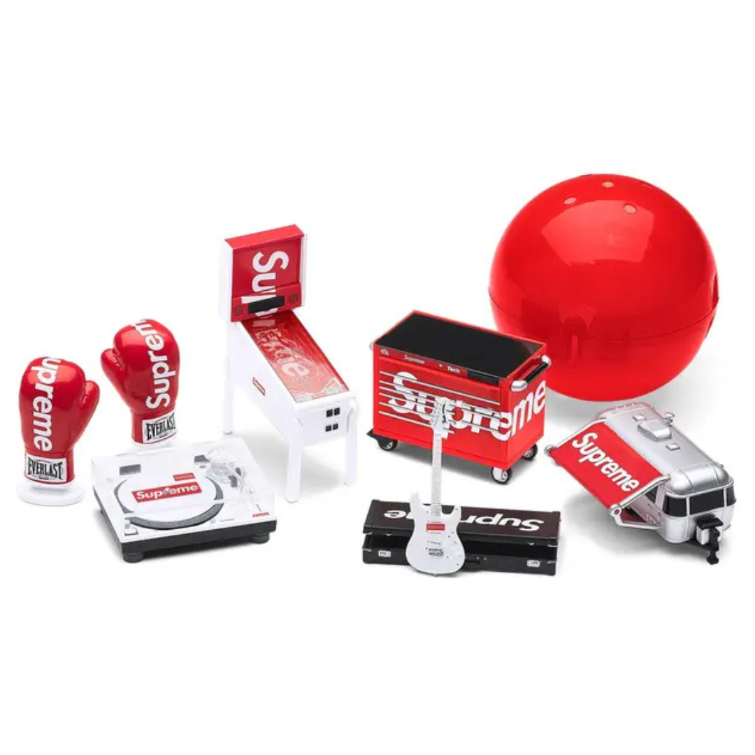 Brinquedo Supreme x Bandai Gashapon Machin Mystrey Prize FW25 "Red" Vermelho *UNIDADE*