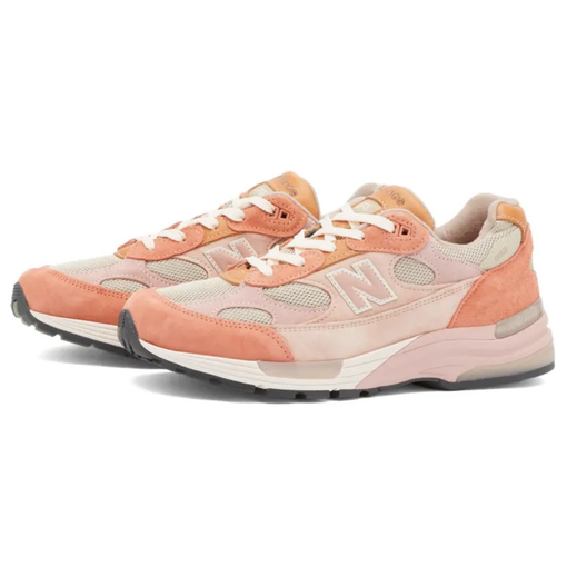 Tênis New Balance 992 MiUSA x Joe Freshgoods "Aged Well" Rosa