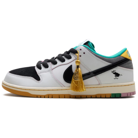 Tênis Nike SB Dunk Low x CSEF "White/Black" Preto/Branco