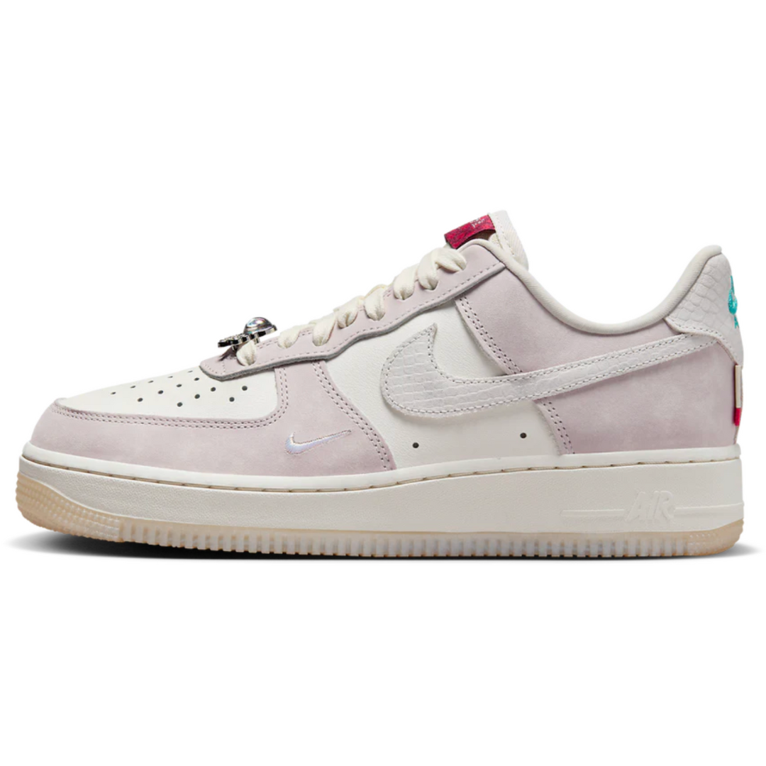 Tênis Nike Air Force 1 Low '07 Wmns LX "Year of the Dragon 2024" Bege
