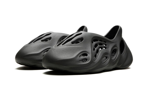 Tênis adidas Yeezy Foam Runner "Carbon" Preto