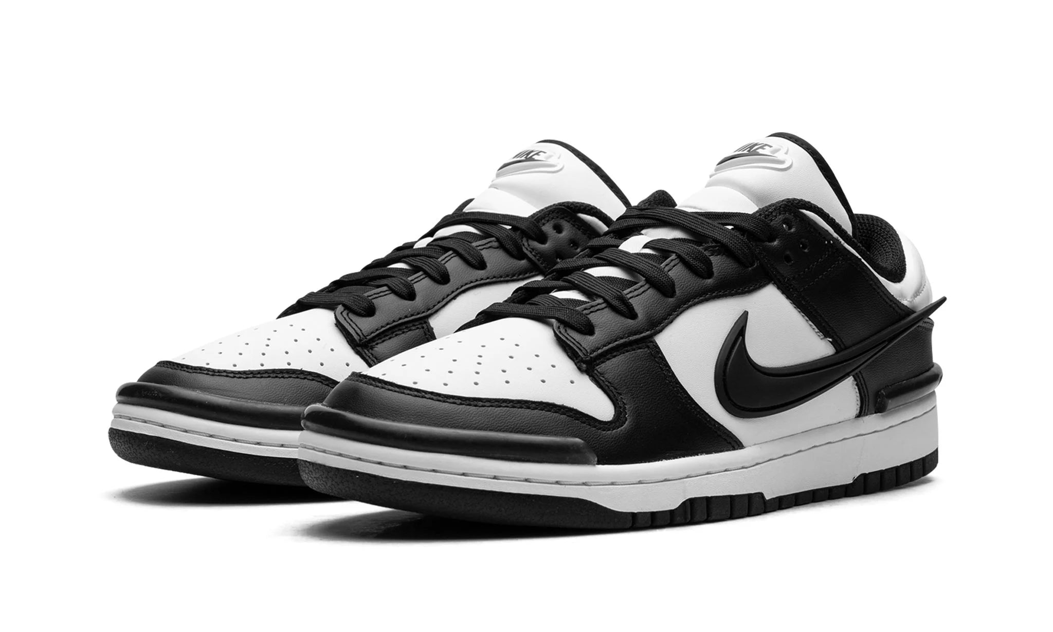 Nike panda dunk 2025