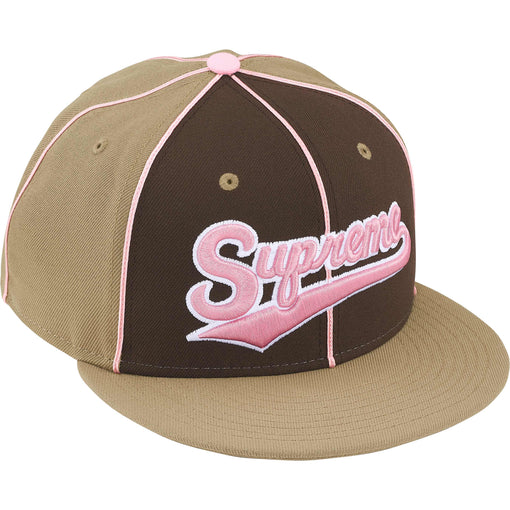 Boné Supreme Piping Script Logo x New Era "Tan" Marrom