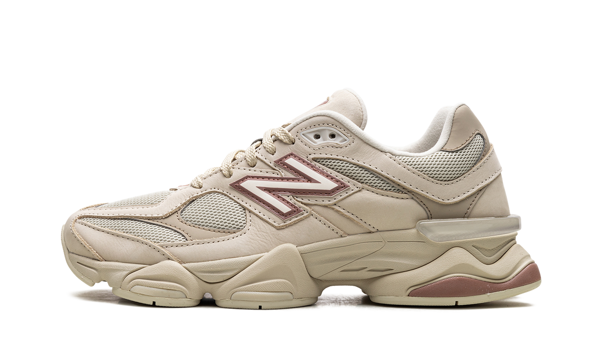 Tênis New Balance 9060 Bone Sparrow Marrom