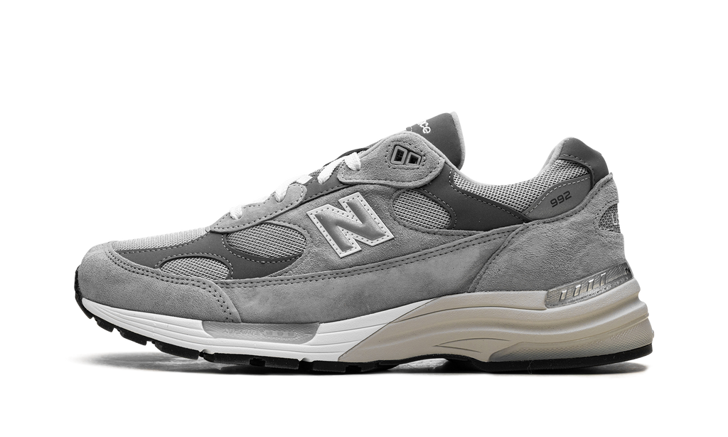 Tênis New Balance 992 MiUSA Grey Silver Metallic Cinza