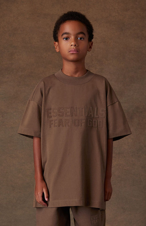 Camiseta Fear of God - Essentials "Kids" Marrom
