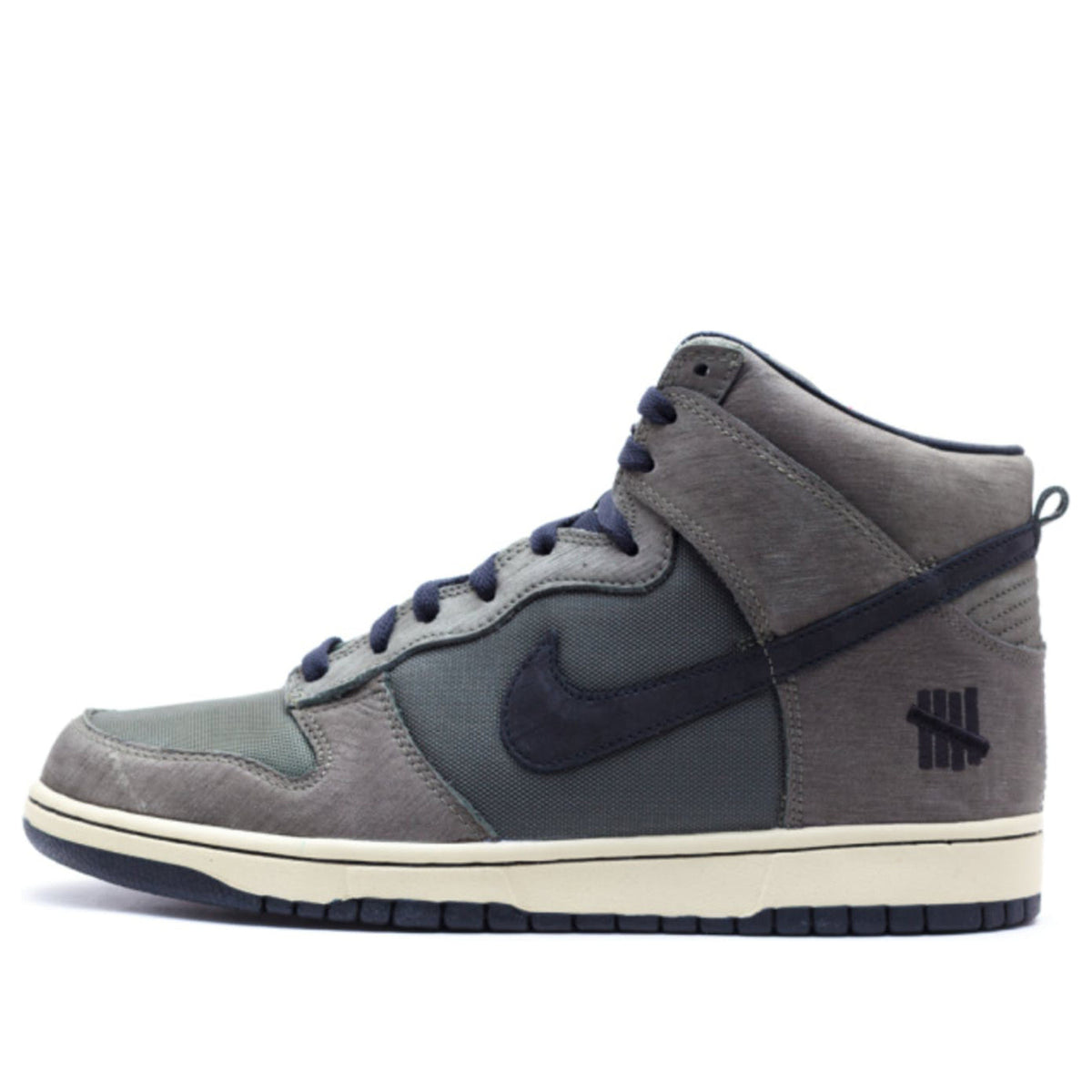 Tênis Nike Dunk High SP Premium x Undeafeted "Ballistic" Cinza USADO