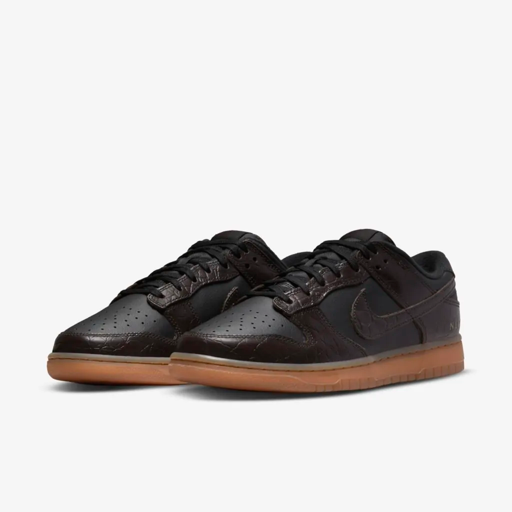 Nike black sales velvet shoes