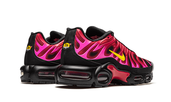 Nike air max plus sales fire