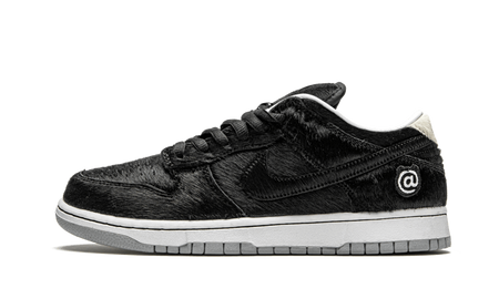 Nike sb shop dunk low medicom