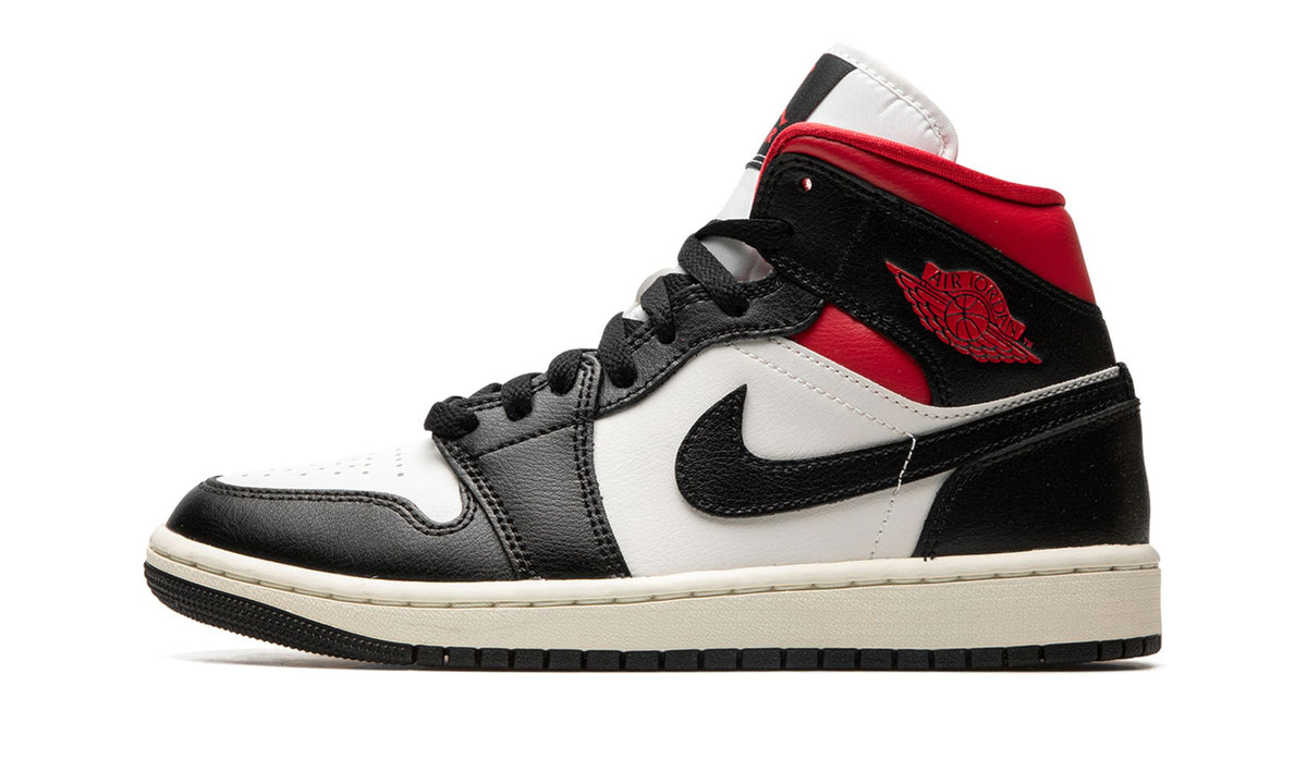 Tênis Air Jordan 1 Mid "Gym Red Panda" Preto/Vermelho